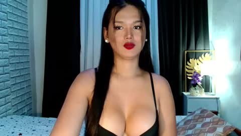 Snapshot of urthai_hotfilipinax chatting on October 12, 10:20 pm angel online show from October 12, 10:20 pm