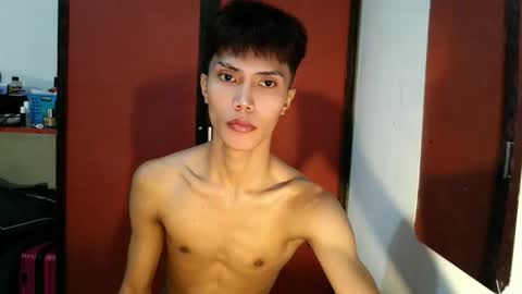 Snapshot of urtwink_jm chatting on April 16, 10:45 pm mark online show from April 16, 10:45 pm