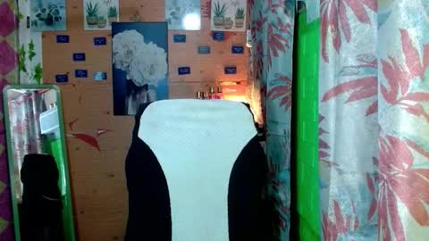 YOURGIRLCAMILLA online show from February 24, 6:33 am