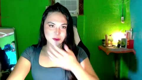 YOURGIRLCAMILLA online show from April 4, 5:43 pm