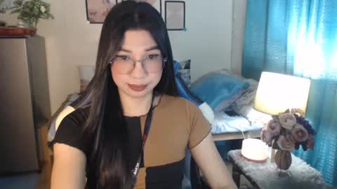 Snapshot of urwetasianprincessxx chatting on February 4, 10:43 am Ashley Kate Mateo Gray online show from February 4, 10:43 am