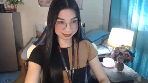 Snapshot of urwetasianprincessxx chatting on February 21, 5:35 am Ashley Kate Mateo Gray online show from February 21, 5:35 am