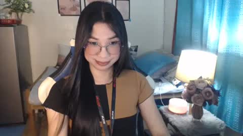 Snapshot of urwetasianprincessxx chatting on February 27, 11:31 am Ashley Kate Mateo Gray online show from February 27, 11:31 am
