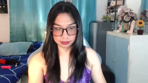 Snapshot of urwetasianprincessxx chatting on June 10, 6:45 am Ashley Kate Mateo Gray online show from June 10, 6:45 am