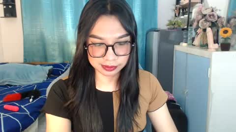 Snapshot of urwetasianprincessxx chatting on June 12, 8:02 am Ashley Kate Mateo Gray online show from June 12, 8:02 am