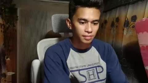urwild_fuckerxx online show from May 2, 2:27 am