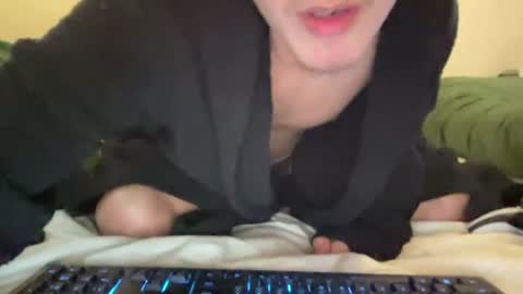 urztrulyy_ online show from June 28, 1:44 am