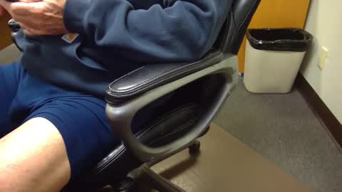 useemie online show from April 22, 7:26 pm