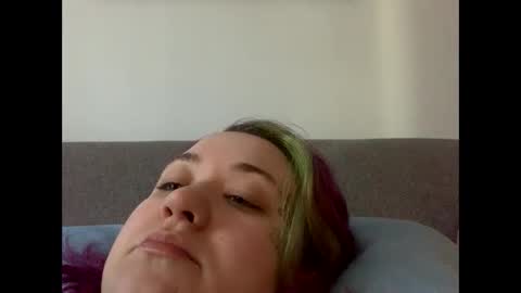 usefulhole online show from September 14, 5:23 pm