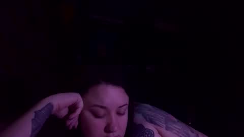 usefulhole online show from October 31, 2:18 pm