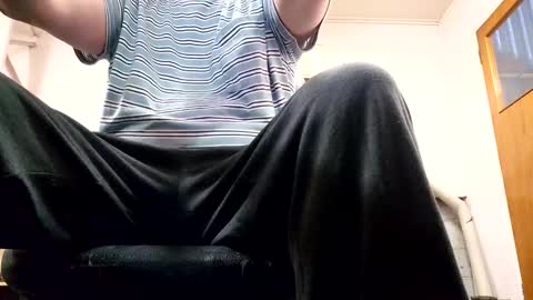 useme975 online show from April 26, 3:04 am