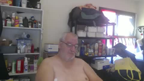 Snapshot of usgoober chatting on December 6, 2:49 pm Eric online show from December 6, 2:49 pm
