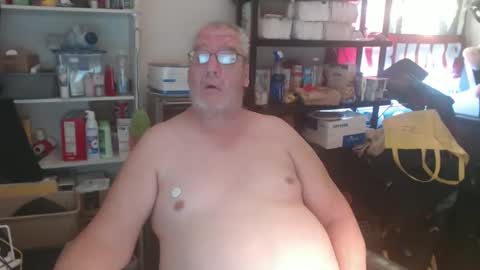 Snapshot of usgoober chatting on December 7, 3:08 pm Eric online show from December 7, 3:08 pm