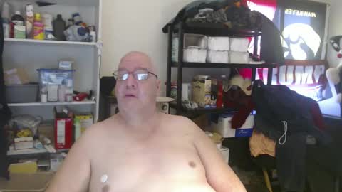 Snapshot of usgoober chatting on December 10, 2:17 pm Eric online show from December 10, 2:17 pm