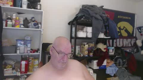Snapshot of usgoober chatting on December 12, 3:21 am Eric online show from December 12, 3:21 am