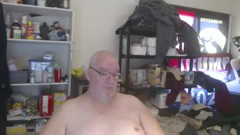 Snapshot of usgoober chatting on December 14, 3:47 pm Eric online show from December 14, 3:47 pm