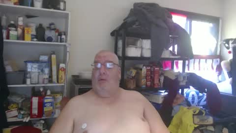 Snapshot of usgoober chatting on December 18, 3:33 pm Eric online show from December 18, 3:33 pm