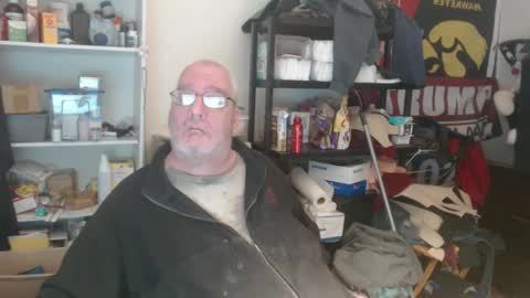 Snapshot of usgoober chatting on December 26, 2:12 am Eric online show from December 26, 2:12 am
