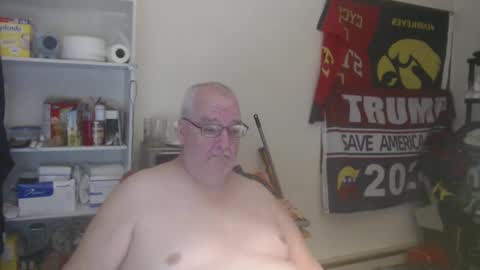 Snapshot of usgoober chatting on January 3, 5:28 am Eric online show from January 3, 5:28 am