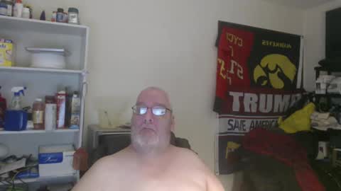Snapshot of usgoober chatting on February 16, 5:04 am Eric online show from February 16, 5:04 am