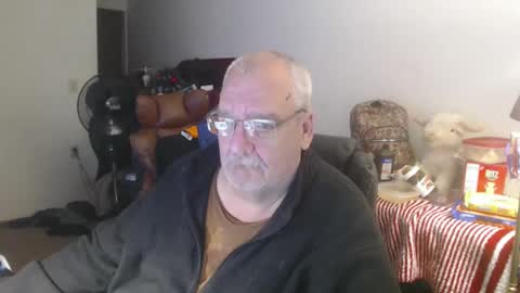 Snapshot of usgoober chatting on October 5, 3:27 am Eric online show from October 5, 3:27 am