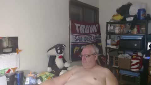 Snapshot of usgoober chatting on October 23, 8:24 am Eric online show from October 23, 8:24 am