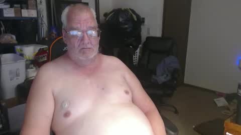 Snapshot of usgoober chatting on April 27, 12:03 pm Eric online show from April 27, 12:03 pm