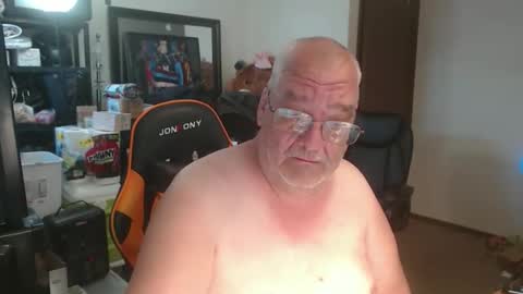 Snapshot of usgoober chatting on May 16, 12:04 pm Eric online show from May 16, 12:04 pm