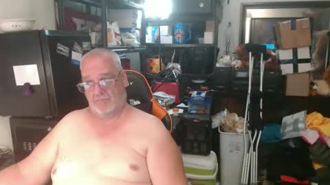 Snapshot of usgoober chatting on May 23, 2:28 am Eric online show from May 23, 2:28 am
