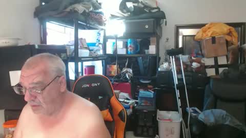 Snapshot of usgoober chatting on May 28, 12:02 pm Eric online show from May 28, 12:02 pm