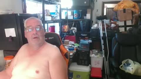 Snapshot of usgoober chatting on May 29, 12:14 pm Eric online show from May 29, 12:14 pm