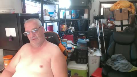 Snapshot of usgoober chatting on May 30, 12:13 pm Eric online show from May 30, 12:13 pm