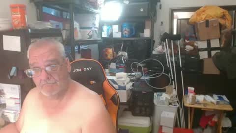 Snapshot of usgoober chatting on June 4, 1:55 am Eric online show from June 4, 1:55 am