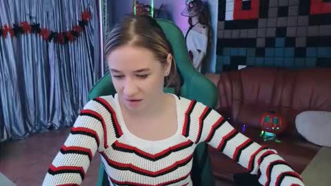 Snapshot of uvrays999 chatting on October 21, 7:03 pm Leila online show from October 21, 7:03 pm