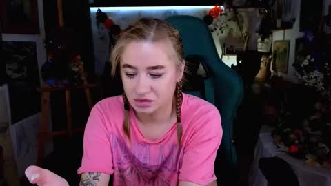 Snapshot of uvrays999 chatting on October 28, 7:38 pm Leila online show from October 28, 7:38 pm