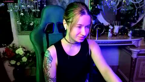 Leila online show from January 9, 4:54 pm