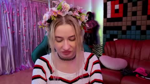 Leila online show from April 10, 3:17 pm