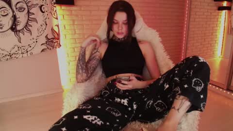 Eva online show from December 16, 11:39 pm