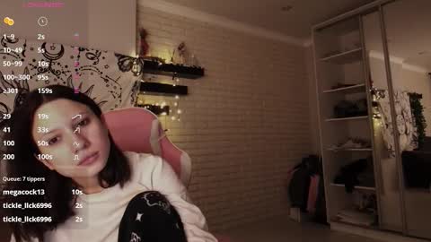 Eva online show from January 3, 7:07 pm