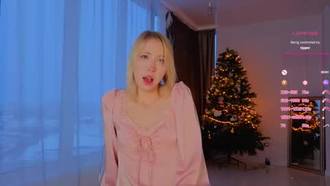 Chloe online show from March 5, 1:18 pm