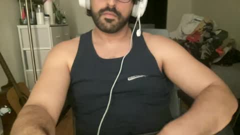 uzzykay128 online show from June 15, 6:15 am