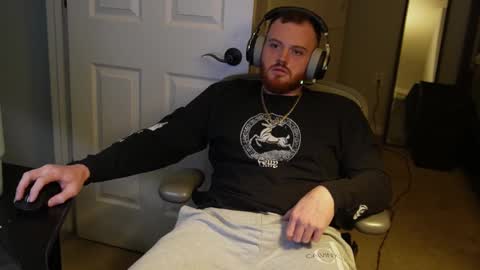 Snapshot of v_for_veng chatting on October 1, 2:50 am v_for_veng online show from October 1, 2:50 am