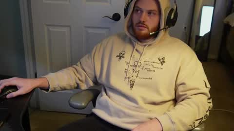 Snapshot of v_for_veng chatting on October 5, 6:45 am v_for_veng online show from October 5, 6:45 am