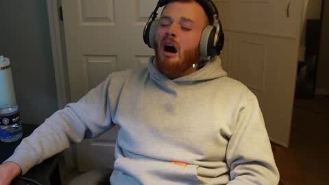 Snapshot of v_for_veng chatting on October 6, 4:43 am v_for_veng online show from October 6, 4:43 am