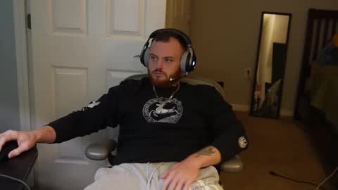 Snapshot of v_for_veng chatting on October 7, 5:48 am v_for_veng online show from October 7, 5:48 am