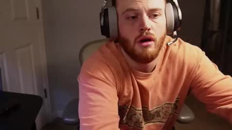 Snapshot of v_for_veng chatting on October 19, 5:52 am v_for_veng online show from October 19, 5:52 am