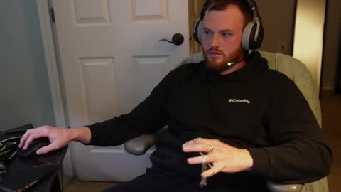 Snapshot of v_for_veng chatting on November 1, 2:24 am v_for_veng online show from November 1, 2:24 am