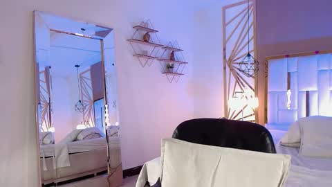 Snapshot of vaaleriee_miller_ chatting on November 12, 4:40 pm valeriee miller online show from November 12, 4:40 pm