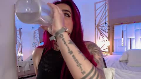 Snapshot of vaaleriee_miller_ chatting on November 23, 8:08 pm valeriee miller online show from November 23, 8:08 pm