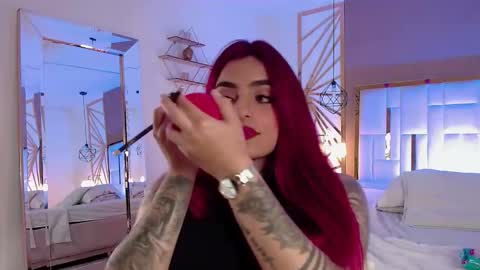 Snapshot of vaaleriee_miller_ chatting on November 27, 6:37 am valeriee miller online show from November 27, 6:37 am